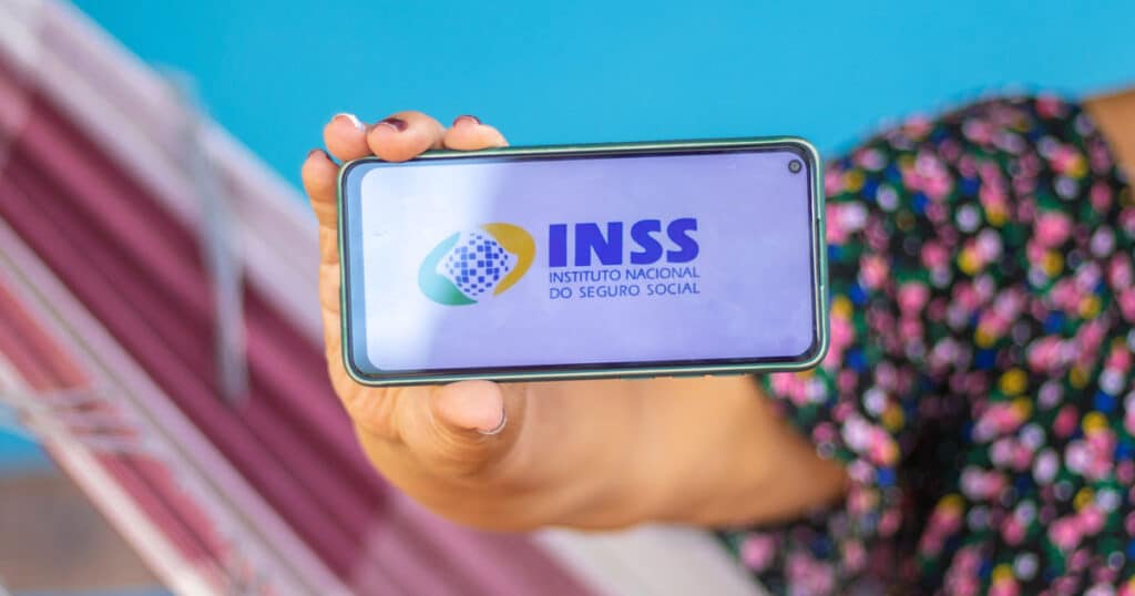 Saiba como emitir a nova CARTEIRA VIRTUAL do INSS e resgate os benefícios