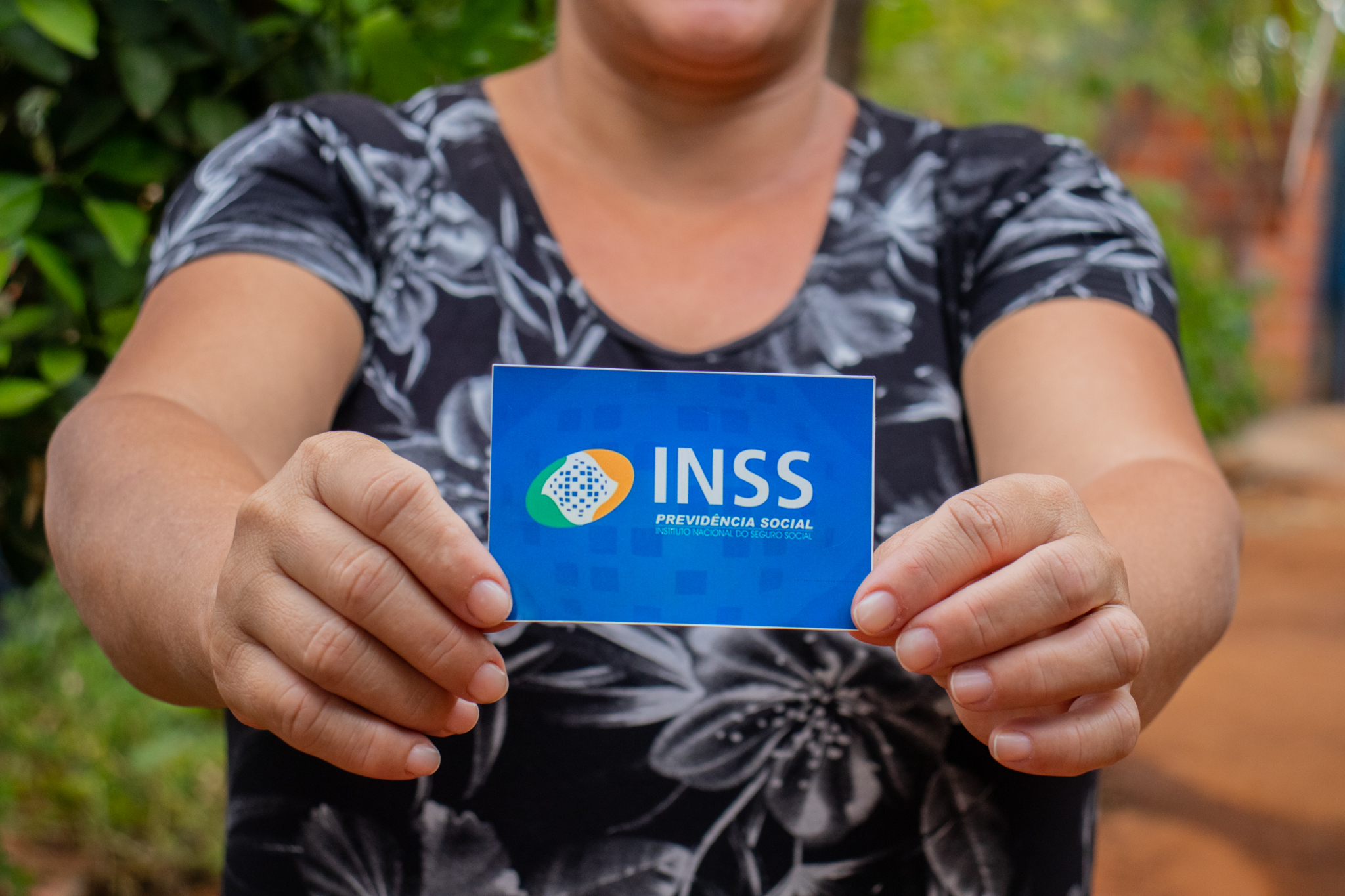 INSS anuncia mudança INÉDITA em idade para solicitar aposentadoria a