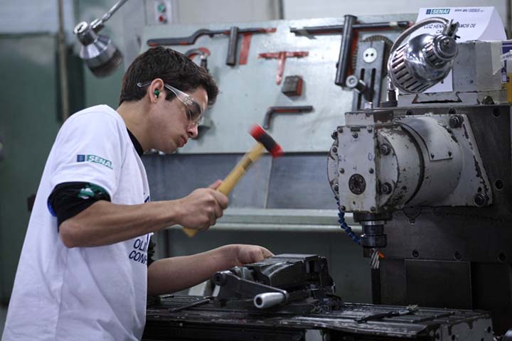 Cursos Gratuitos de Informática, Idiomas e Aprendizagem Industrial