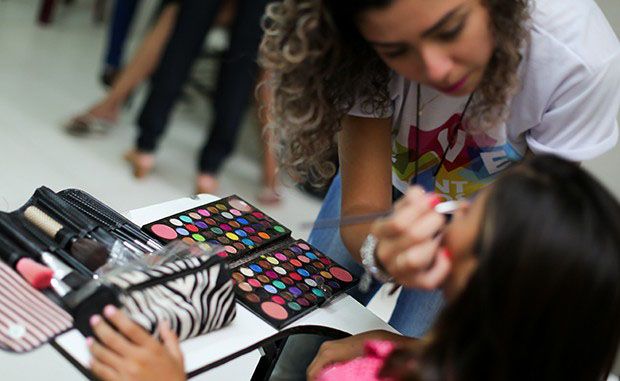 Cursos Gratuitos de Maquiagem