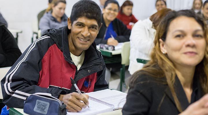Diferenças entre Encceja, EJA e Ceeja