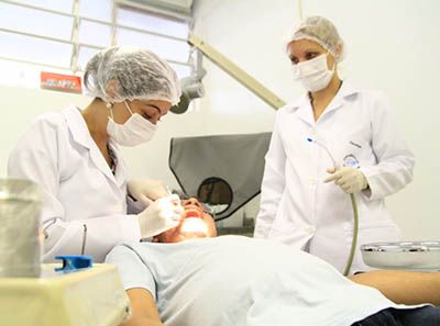 Curso de Auxiliar de Dentista com certificado