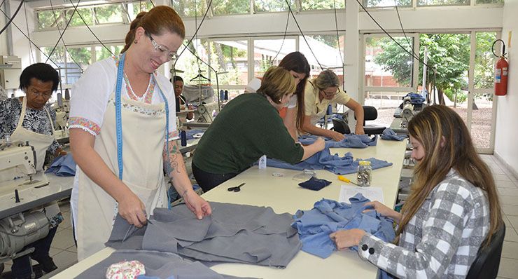 Cursos Gratuitos de Corte e Costura, Pintura e Artesanato