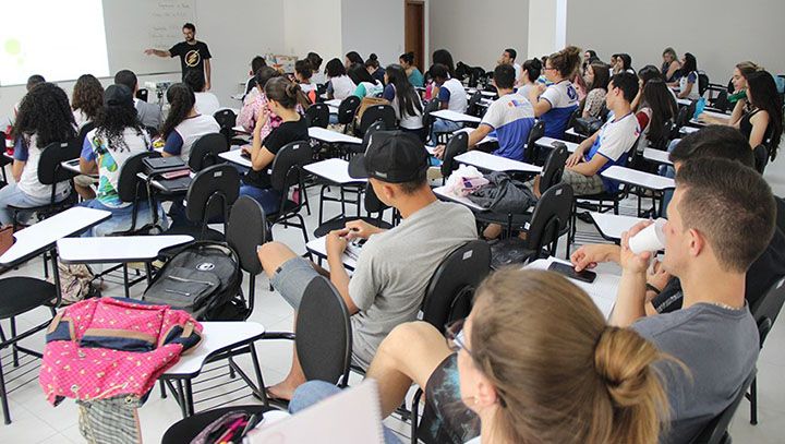 Universidades oferecem Cursinhos Gratuitos para o Enem 2019