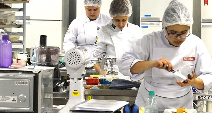 Cursos Gratuitos Senai de Confeiteiro e Confeccionador de Joias