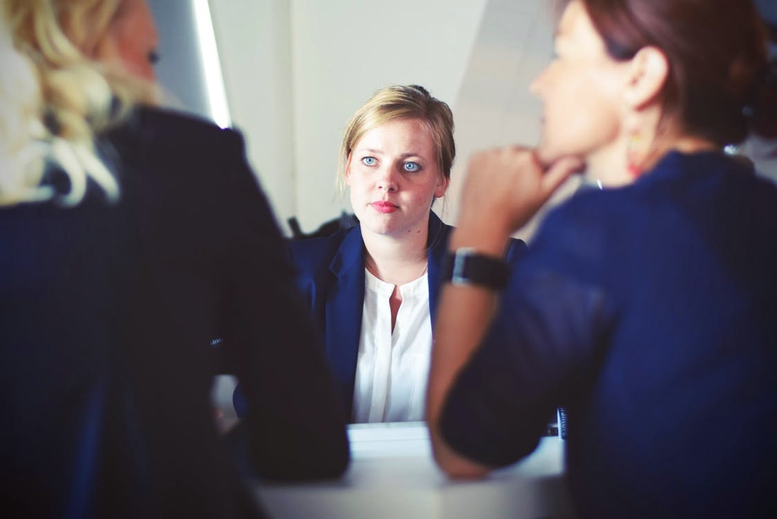 como se comportar em uma entrevista de emprego