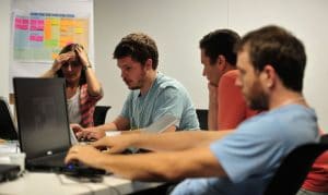 Veja quando começam os pagamentos de R$1 mil para MEIs e Desempregados em 2022: Inscrições para receber ainda estão abertas