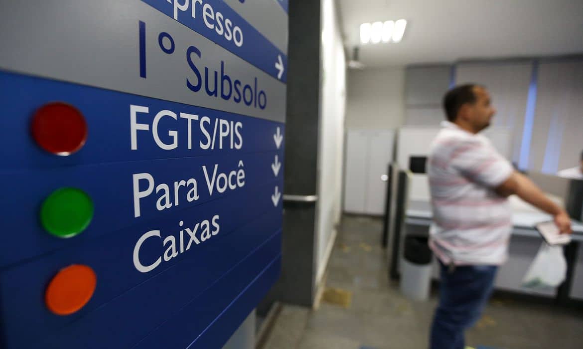 Número De Brasileiros Que Ainda Não Sacaram O Abono Salarial Chega A 6581