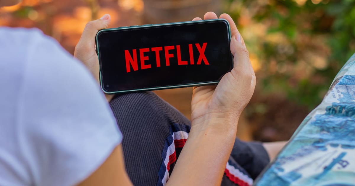 Portal Exibidor - Nova política de compartilhamento de senha leva Netflix  ao Procon, mas surpreende nos EUA