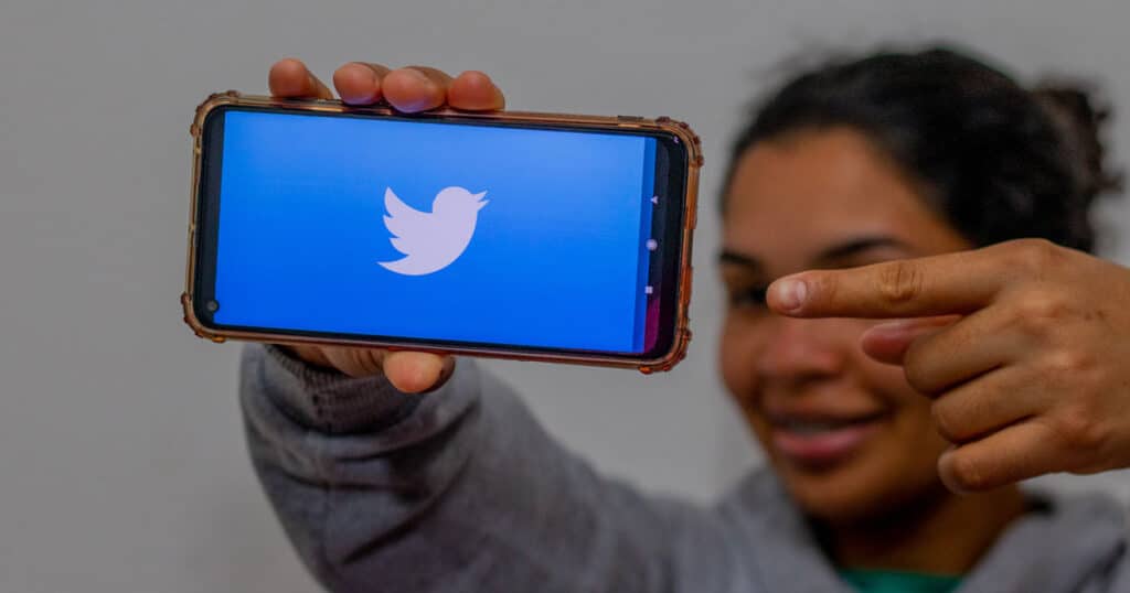 Conheça o TweetDeck, a plataforma SECRETA do Twitter que só assinantes