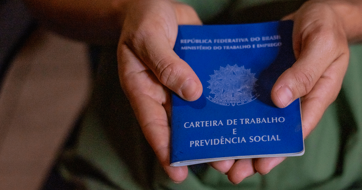 Quantos dias de FALTA podem caracterizar abandono do emprego? Você vai