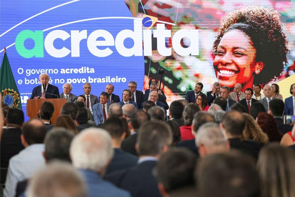 Procurando formas de renegociar dívidas? Conte com o Programa Acredita!