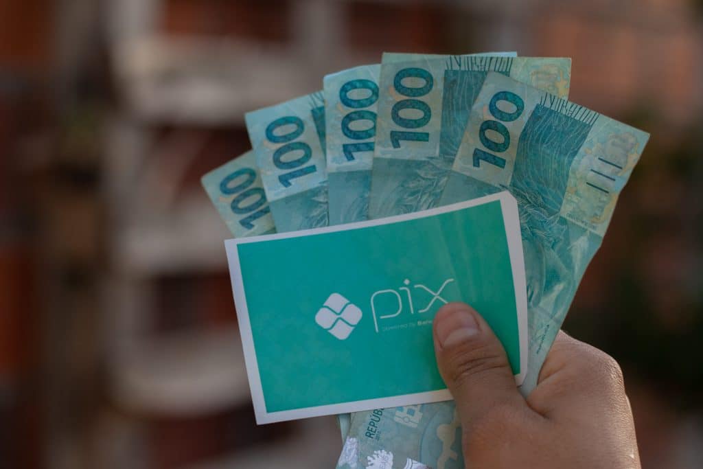 Os brasileiros que estão de aniversário nestes meses podem contar com um pix em breve. Confira.