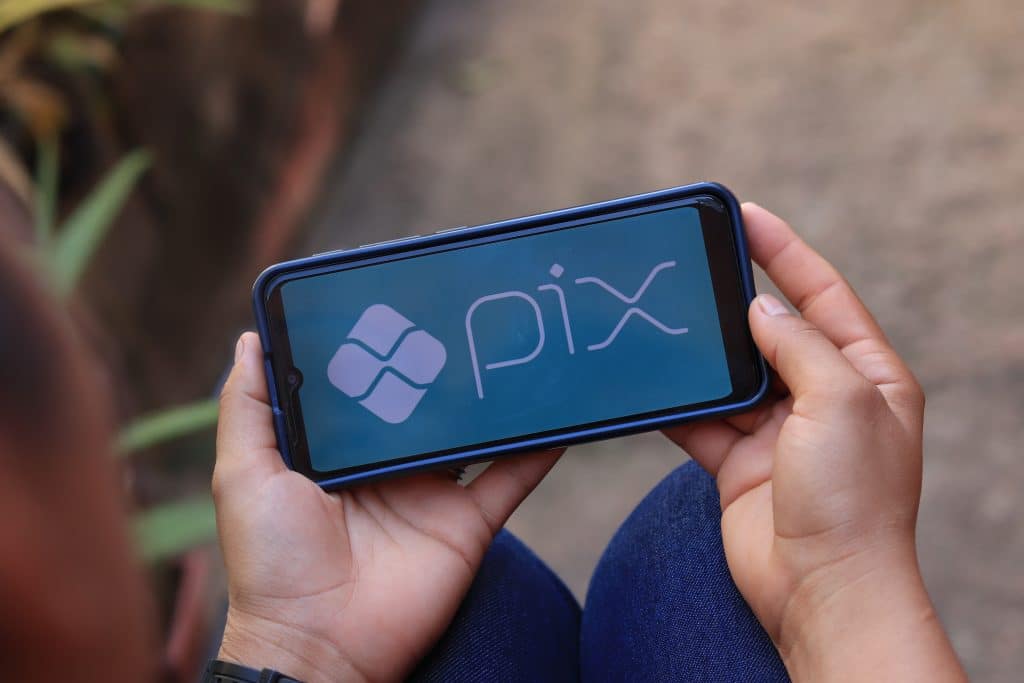Pessoas que usam o PIX devem ficar atentas às novidades do sistema de pagamentos