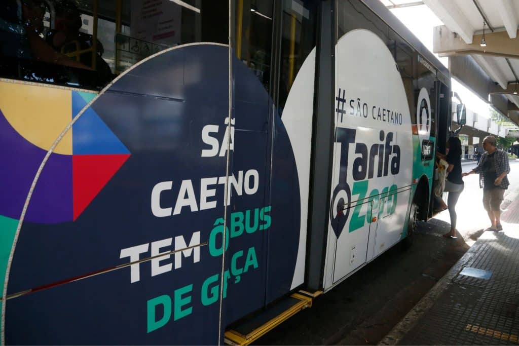 Os trabalhadores receberão, em breve, a oportunidade de andar de transporte de graça. Entenda.