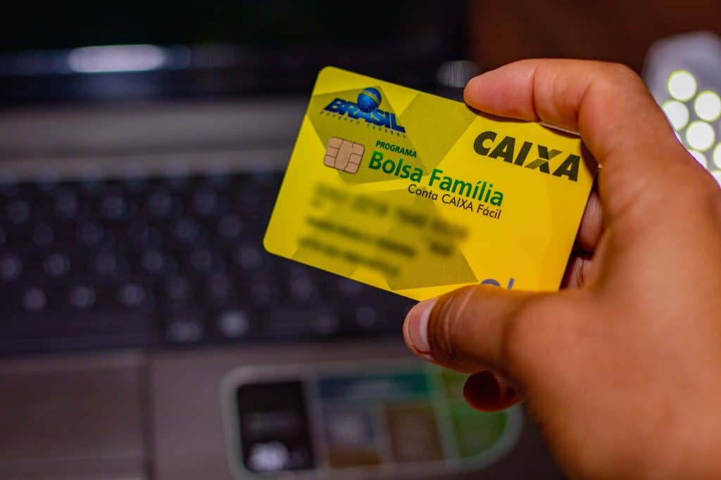 Se você é beneficiário do Bolsa Família, saiba como ter acesso a uma nova linha de crédito.