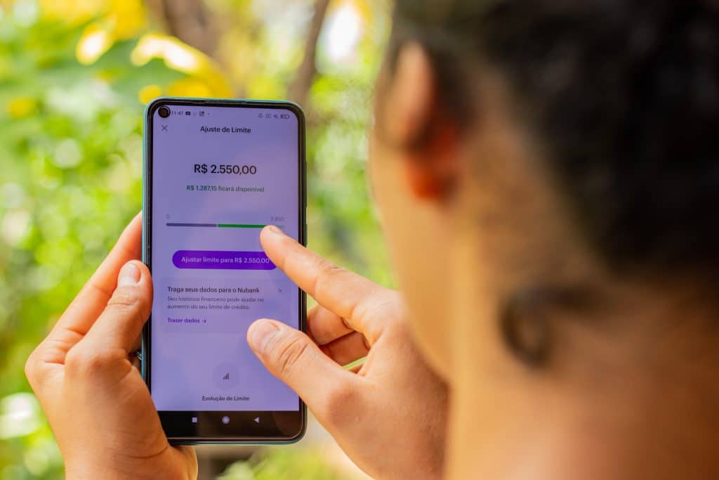 Precisando aumentar seu limite do Nubank? Veja como fazer isso da forma mais simples!
