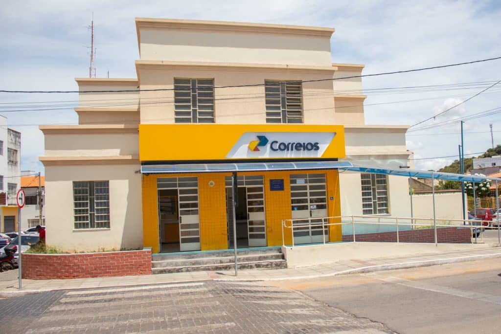 Você recebeu a mensagem de "encomenda presa na alfândega"? Veja como se livrar do golpe!