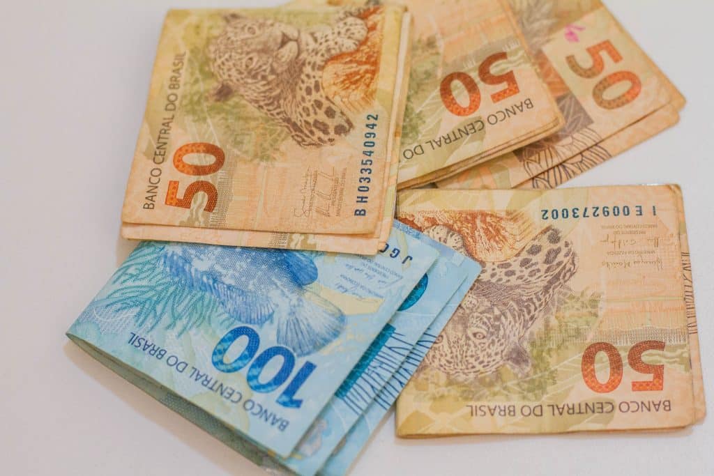 Uma nova lei vai trazer benefícios financeiros para pessoas de baixa renda. Confira as novidades.