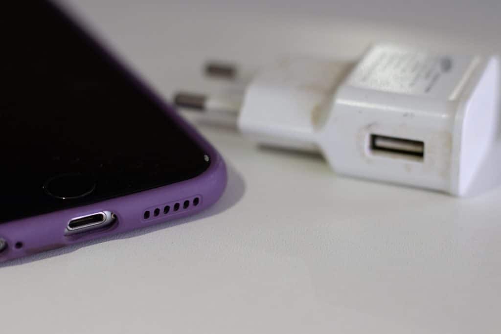 Aqueles que querem maximizar a carga de seu celular podem escolher apertar um simples botão.