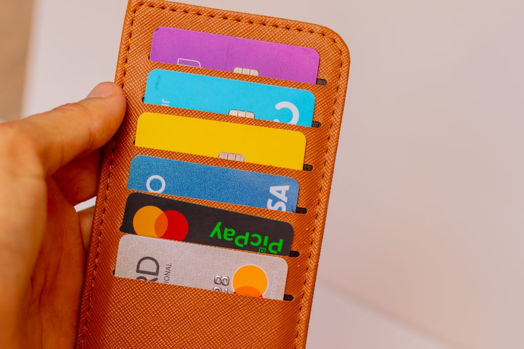 Com a nova lei do cartão de crédito, aposentados podem ficar tranquilos com suas finanças.