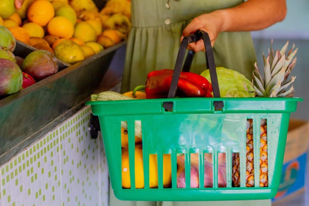 A cesta básica deve ficar mais em conta com a isenção dos impostos.