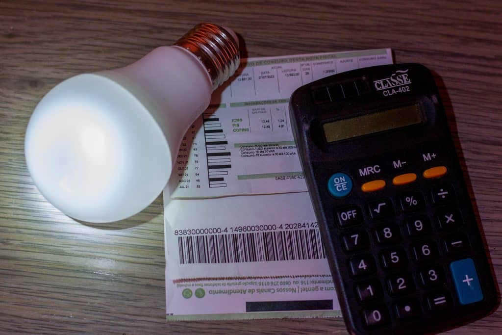 Se você está com a conta de luz alta, veja como ter acesso a um benefício com descontos!