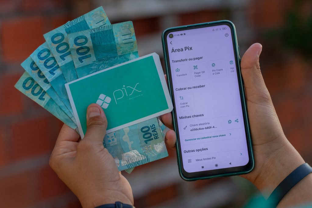 Você já caiu em algum golpe via Pix? Veja quais são os mais comuns e tome cuidado!