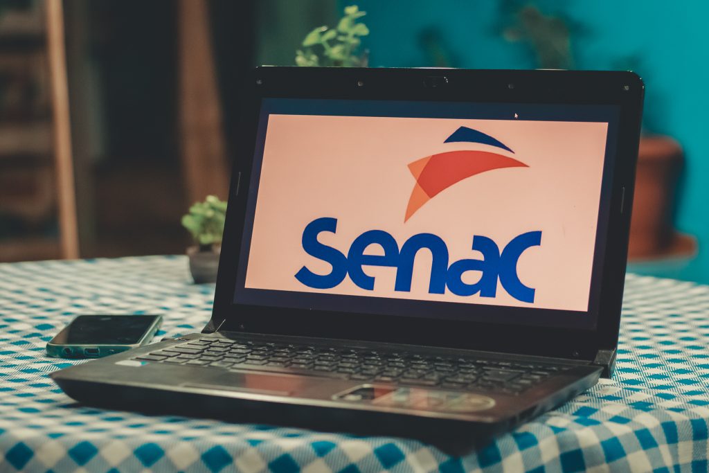 Estude sem pagar um CENTAVO! Senac anuncia 70 mil BOLSAS de estudo para cursos técnicos; inscreva-se já
