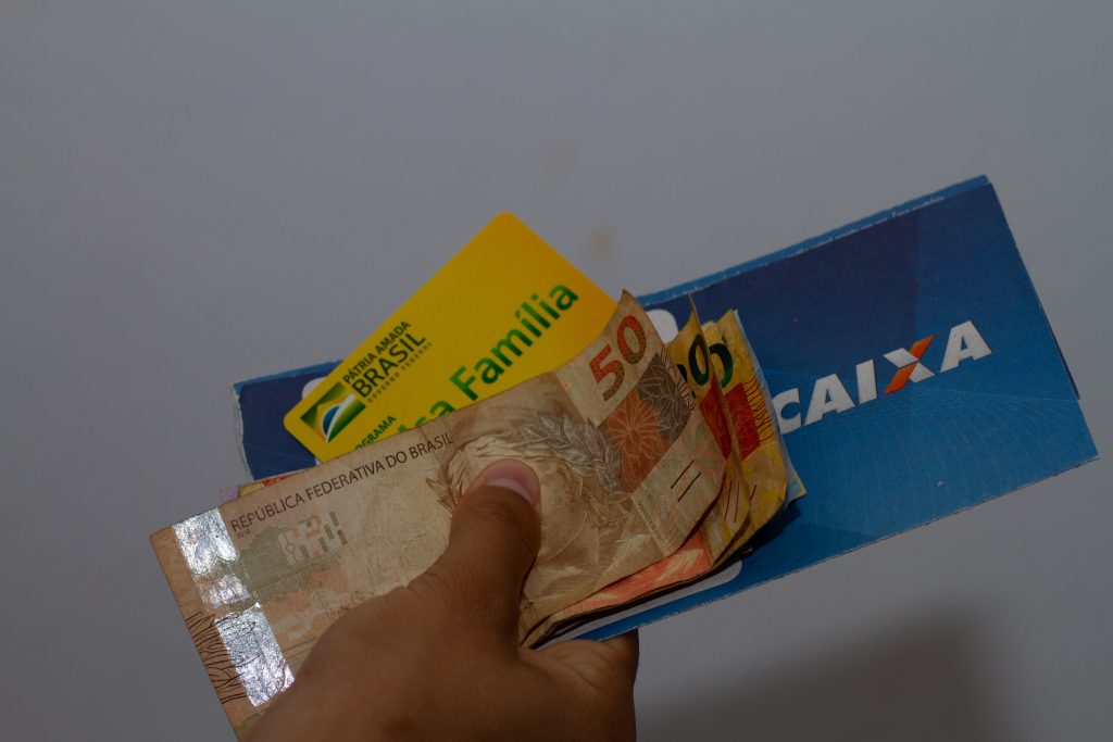 FIM DA LINHA para NIS 1,2,3,4,5,6,7,8,9,0: beneficiários relatam sumiço de R$ 600 do Bolsa Família no Caixa Tem, saiba o que está acontecendo