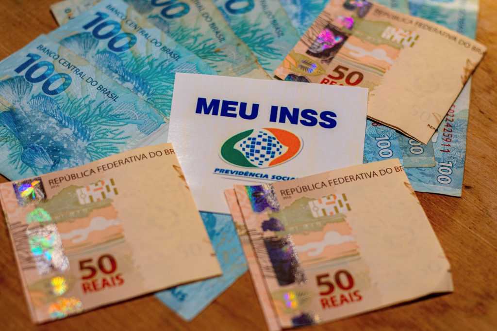 Pode comemorar, segurado! Governo divulga BOA NOTÍCIA sobre o Empréstimo CONSIGNADO; confira