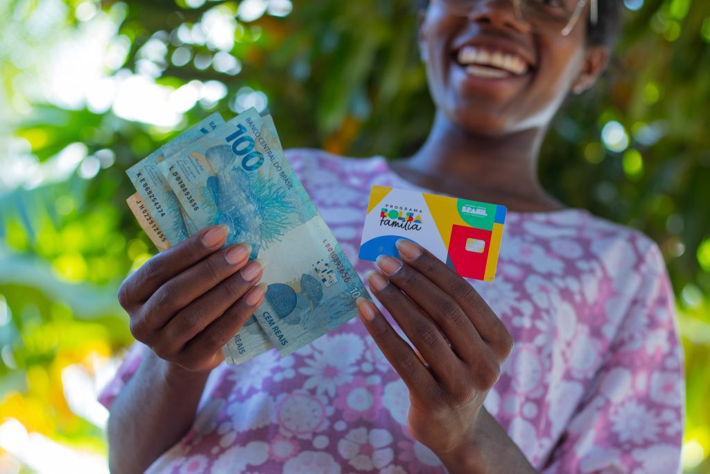 Saque duplo ou triplo? Descubra quanto você pode sacar do Bolsa Família em agosto