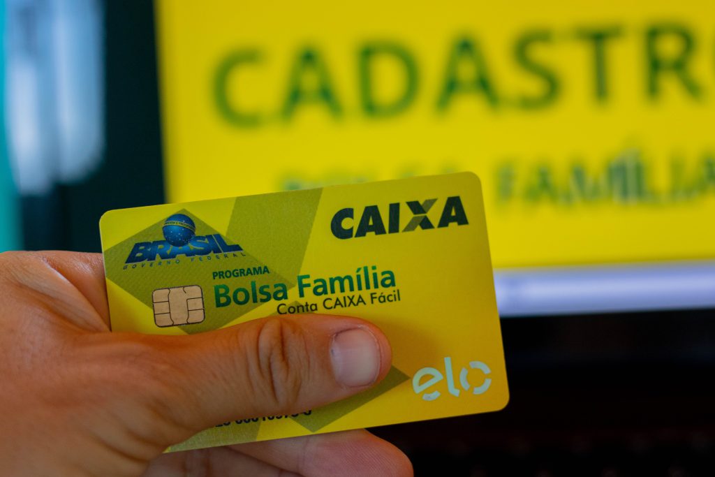 Você recebeu uma mensagem pedindo esclarecimento no app do Bolsa Família? Veja o que fazer!