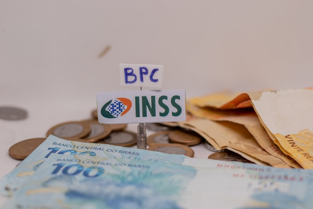Brasileiros com epilepsia têm direito a algum auxílio do INSS? Saiba se BPC é uma possibilidade!