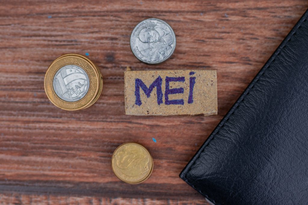 Se você tem CNPJ, saiba mais sobre o novo cartão MEI e como ele vai funcionar.