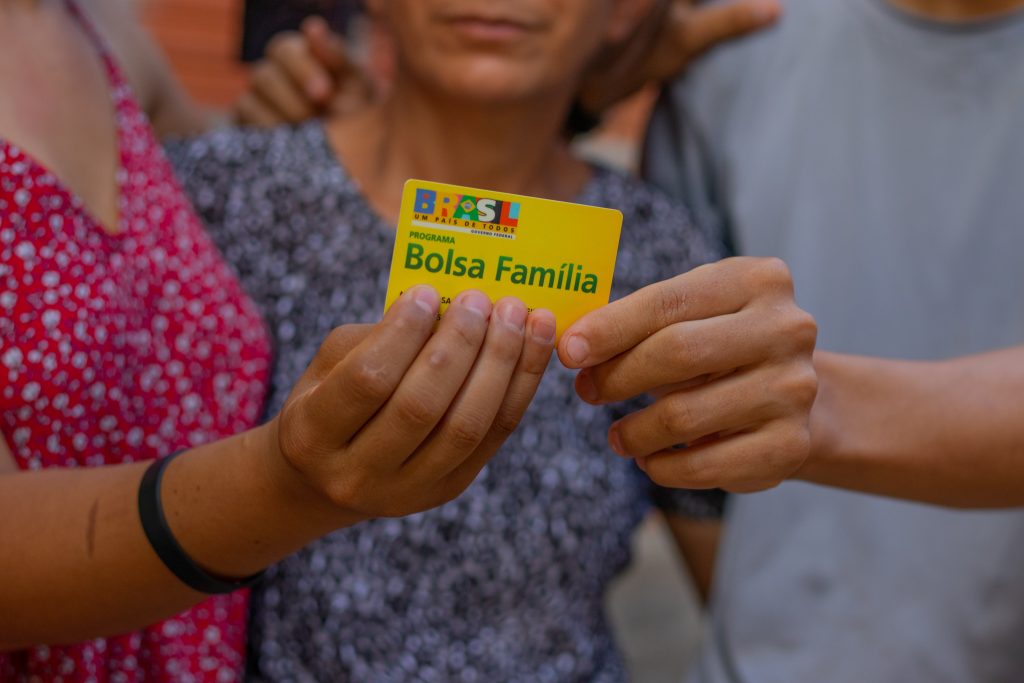 Os beneficiários do Bolsa Família que estiverem nessa lista terão os pagamentos cancelados.