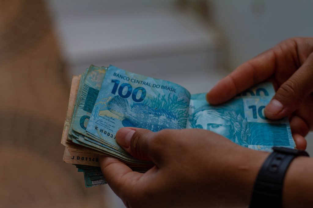 Desapontou? Lula dá cartada FINAL e diz qual deve ser o novo VALOR do salário mínimo em 2025