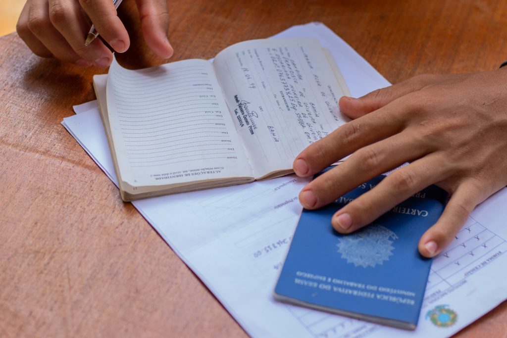 Dúvida CRUEL! Empresas são obrigadas a fornecer carta de recomendação ou referência aos trabalhadores? Confira!