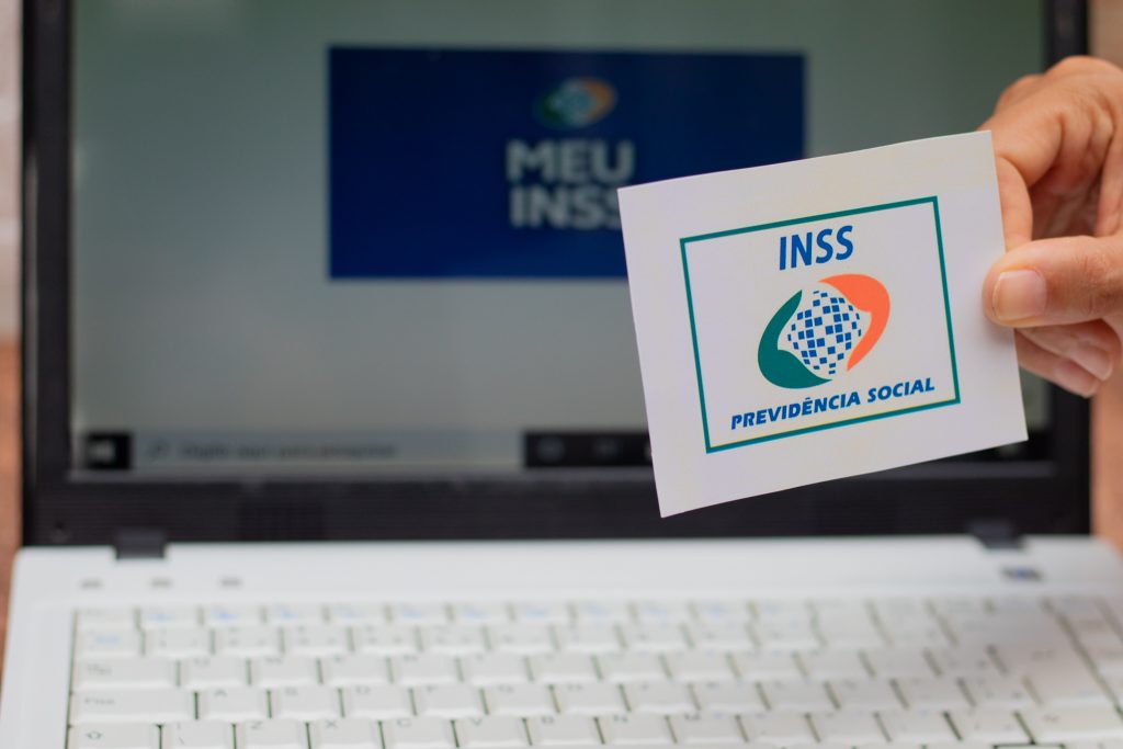INSS negou meu benefício, mas empresa NÃO me aceitou de volta; o que faço agora?