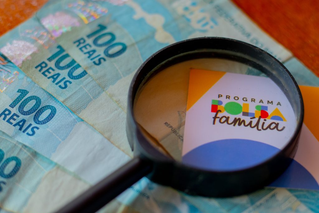 Quem não cumpre as regras ao se inscrever no Bolsa Família pode se dar mal.