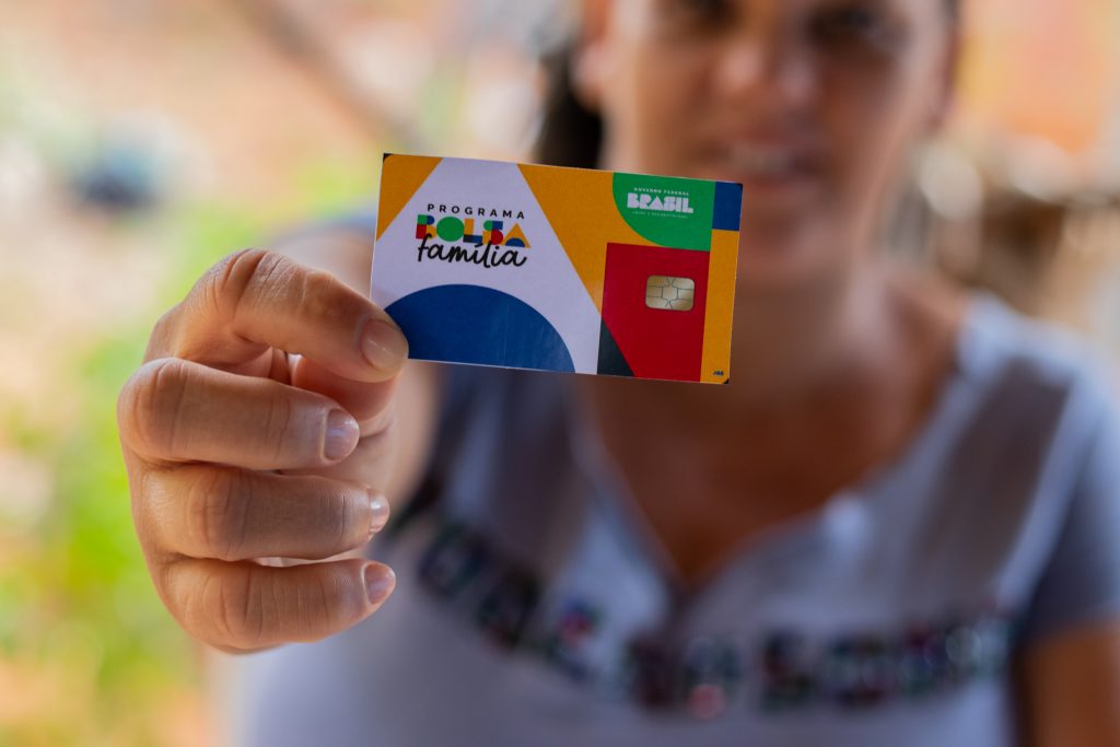 Quer ser aprovado rápido? Beneficiários dão DICA para brasileiros que solicitarem Bolsa Família HOJE (06/09)