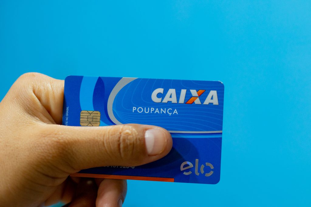 Se EXCLUIR meu Caixa Tem, posso receber Bolsa Família pela conta poupança do banco? Não fique SEM os próximos depósitos!