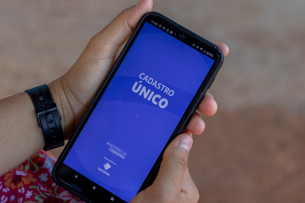 Quem tem registro no CadÚnico tem a chance de conseguir diversos benefícios em dinheiro todos os meses.