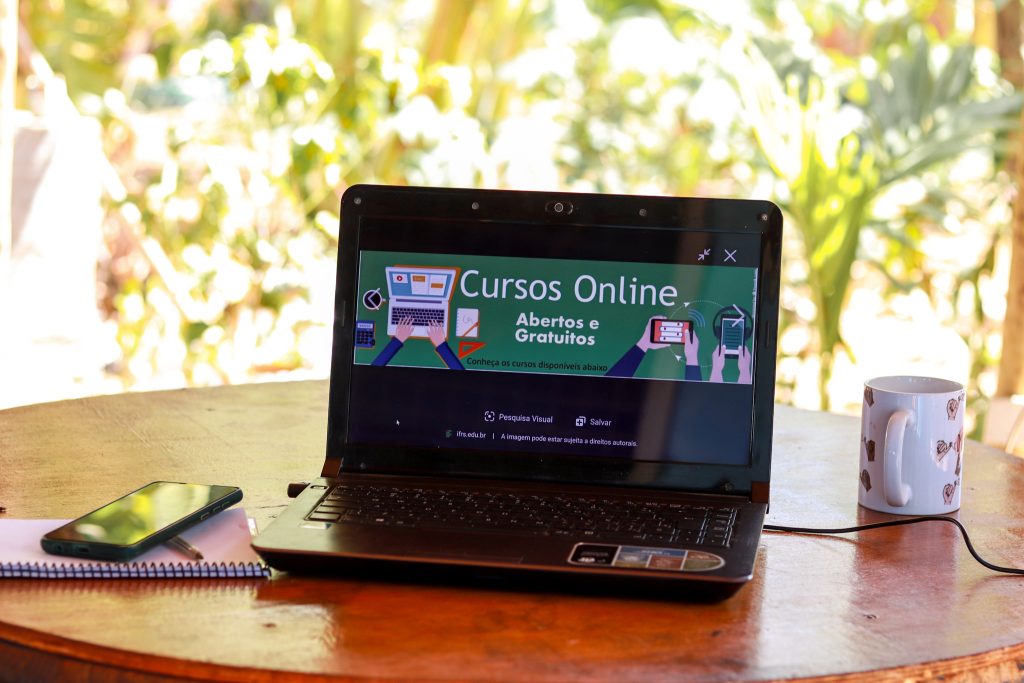 Já pensou em fazer alguns cursos gratuitos? Aproveite essa oportunidade!