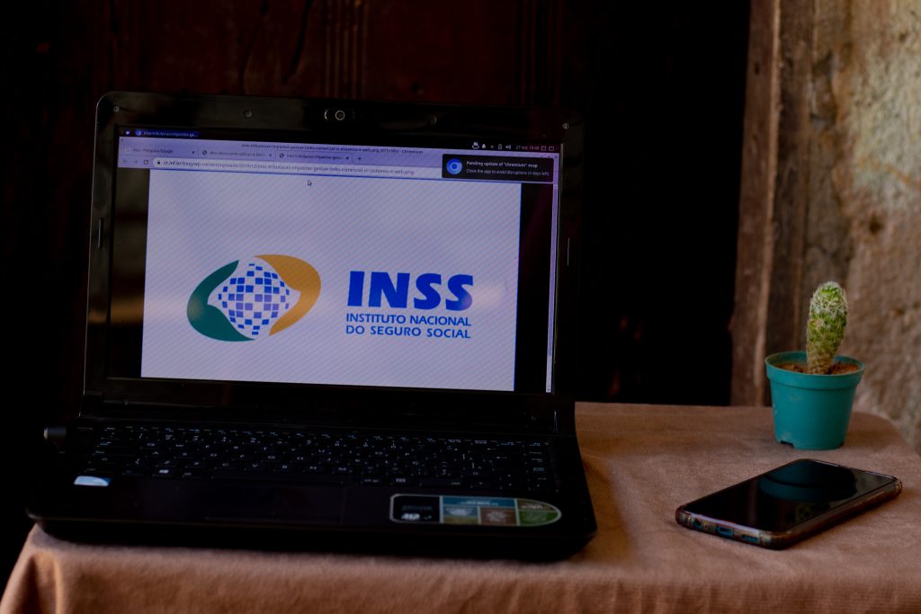 Quando acaba o período de maciça do INSS em outubro? Entenda calendário!