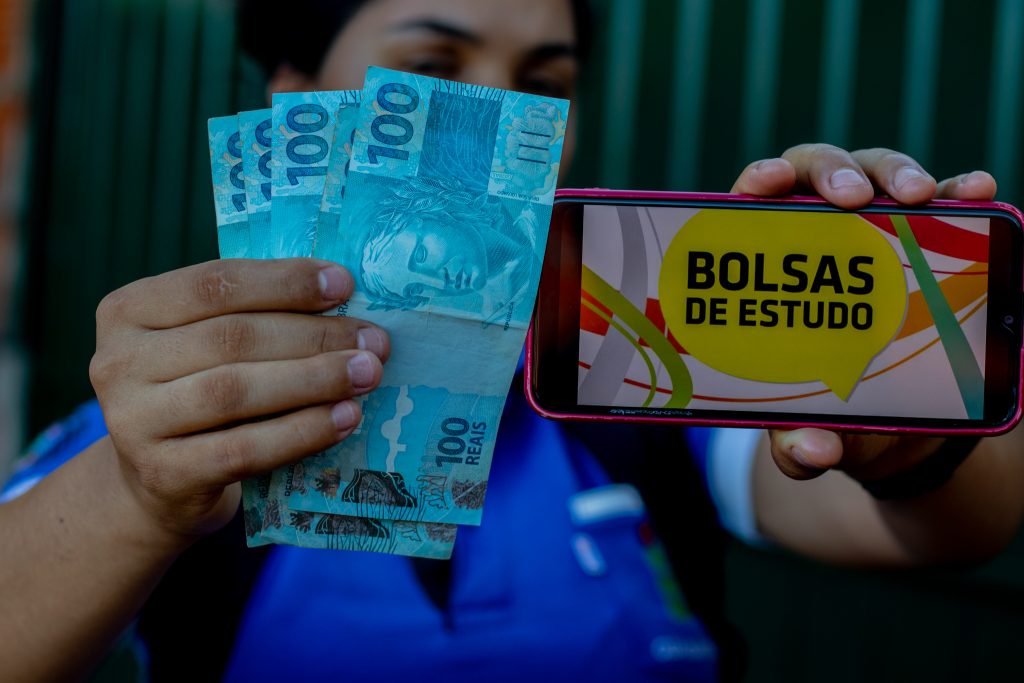 Se você está buscando bolsa de estudos para ter uma chance na gringa, aproveite essa oportunidade.