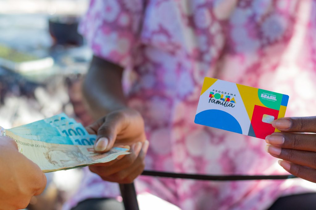 Quer saber se Governo aprovou seu pedido de Bolsa Família? Ligue para este NÚMERO e descubra!