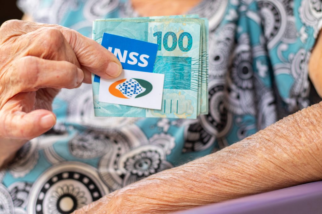Está com a carta de concessão do INSS em mãos? Veja quando sacar seu pagamento!