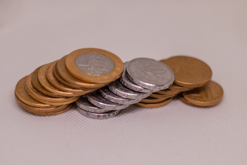 Nem sempre uma moeda de 1 real tem apenas o seu próprio valor, mas pode custar muito mais e render um bom dinheiro.