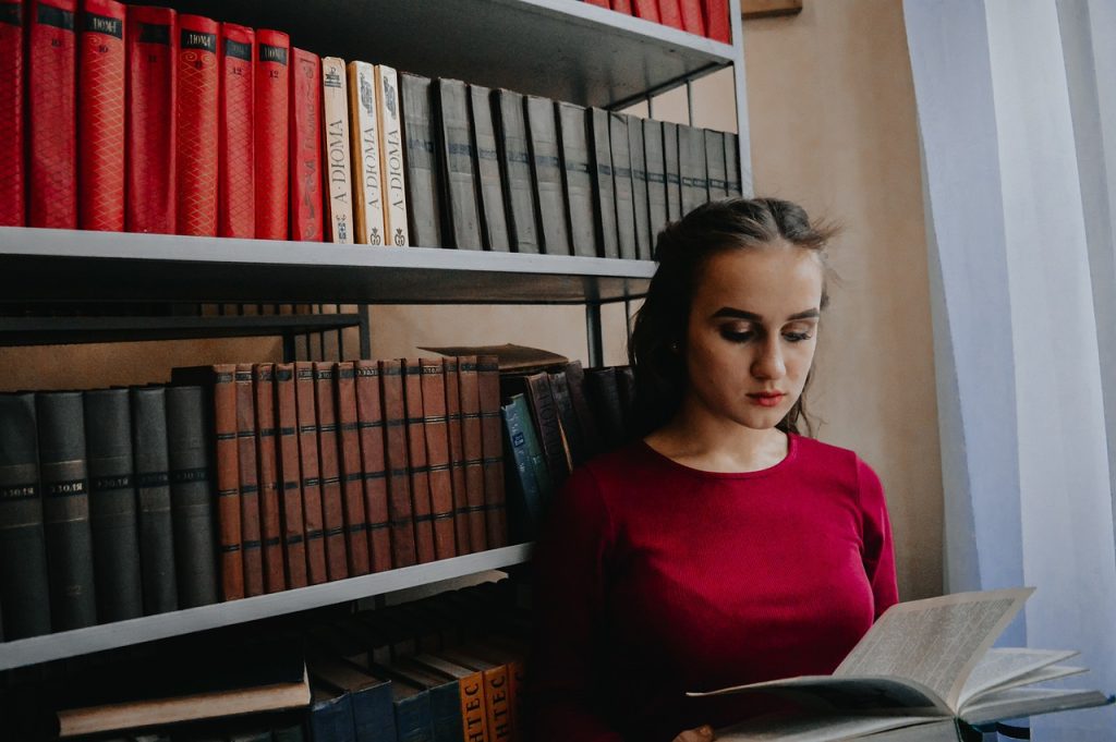 Estude e ganhe! Faculdade oferece 417 bolsas de até 100% a brasileiros que desejam ter ensino superior